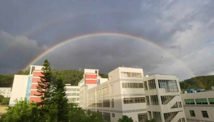 深圳市新鹏职业高级中学-广东技校排名网